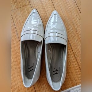 Shiny flats- never worn